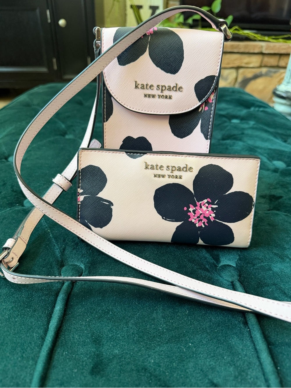 Kate Spade  CAMERON GRAND FLORA PHONE CROSSBODY WITH MATCHING WALLET